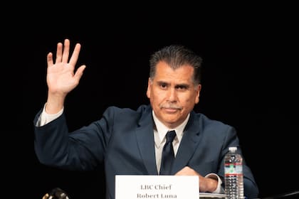 El sheriff Robert Luna solicita una inspección de las cárceles de Los Ángeles por muertes de reclusos