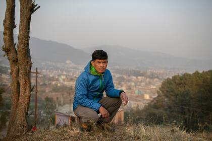 El sherpa Pasang Rinzee, de 33 años, ganaba unos 8000 dólares anuales ayudando a los escaladores. El año pasado no tuvo ingresos.