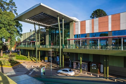 El shopping Terrazas de Mayo se levanta en el partido de Malvinas Argentinas y fue inaugurado en 2014