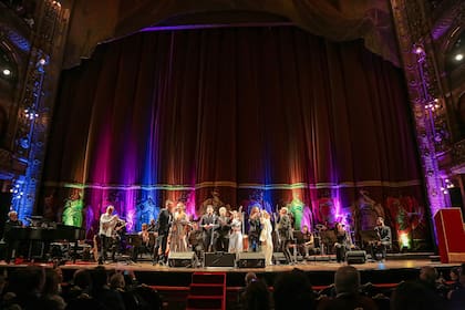 El show a beneficio en el Teatro Colón