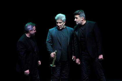 "El show es una mixtura, es VideoMatch pero actualizado. El leitmotiv es de qué nos podemos reír hoy y de qué no y qué podemos hacer para reír", le contó Sebastián Almada a LA NACION