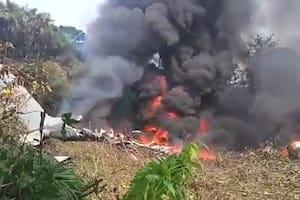 Se estrelló un avión militar y murieron ocho personas