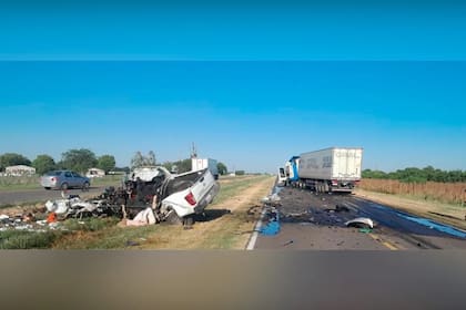 El siniestro involucró a un camión de origen brasileño con semirremolque y a una camioneta Nissan Frontier.
