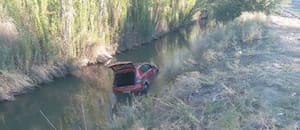 Falleció una mujer en la ruta 6 tras chocar contra una ambulancia y caer a un desagüe