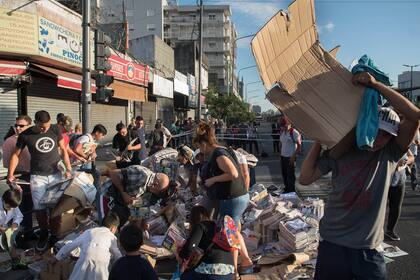 Algunas personas se llevan los diarios y revistas que transportaba el camión accidentado