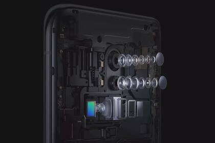 El sistema de cámara tipo periscopio del Oppo Reno 10x Zoom, con dos sensores de lentes normales y el zoom óptico tipo periscopio