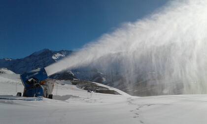 El sistema de cañones de nieve artificial contribuyó a la temporada de esquí en Las Leñas