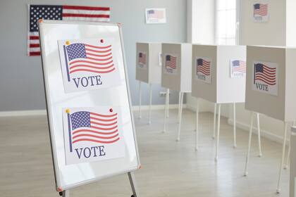 El sistema de voto preferencial (RCV) entrará en acción: si ningún candidato supera el 50% en primera ronda, se eliminará al último lugar y redistribuirán sus votos hasta que un contendiente alcance mayoría absoluta, en un proceso que podría durar semanas