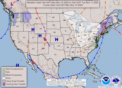 El sistema produjo "thundersnow" - tormentas eléctricas con nieve - con tasas de acumulación de hasta tres pulgadas por hora (7,6 cm) especialmente en el corredor de la autopista I-57
