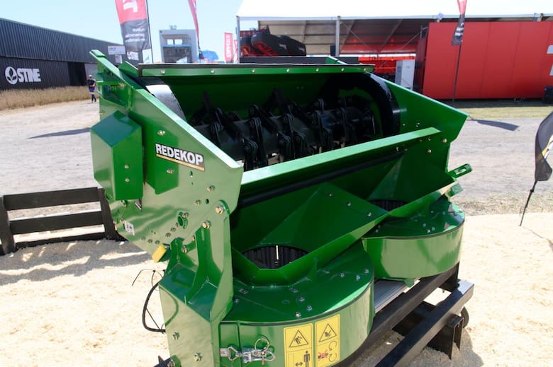 Del campo a la innovación: una tecnología que destruye semillas de malezas durante la cosecha se expande en Sudamérica