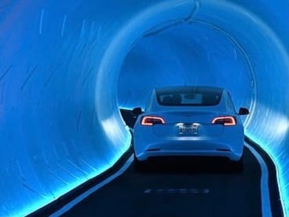 El sistema se basa en el diseño en el Vegas Loop en Nevada, donde los vehículos alcanzan velocidades superiores a 100 mph (160.93 km/h) (Instagram/@costamesadave)