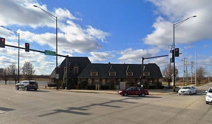 El sitio vacante, desde hace mucho tiempo, era ocupado por restaurante Petey's II