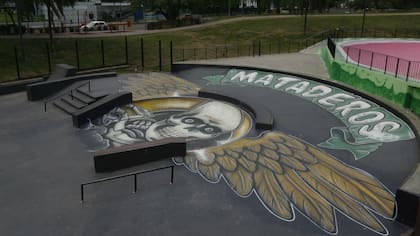 El skate park con sus grafitis
