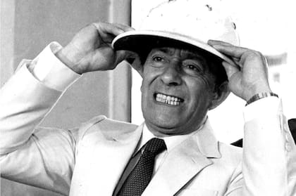 El sketch de arranque fue demasiado para el público, que pensó que Olmedo había muerto realmente: él, por lo pronto, estaba en su camarín antes de salir a las tablas del Maipo