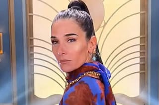 El espectacular look otoñal de Juana Viale para el Almorzando: vestido largo y faja de terciopelo