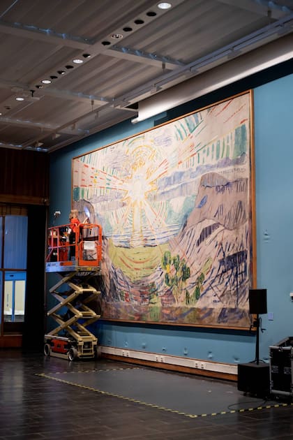El sol es una obra de gran porte que pertence al proyecto que realizoópara la univerisdad de Oslo. Aquí Munch se acerca al vanguardismo abstracto.

