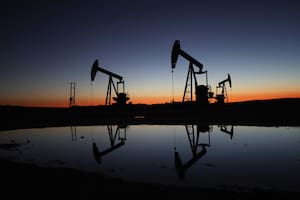 El petróleo sube tras una advertencia de Trump y un ataque contra Emiratos Árabes Unidos