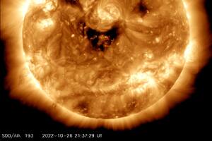 El sol "sonriente", la foto que difundió la NASA