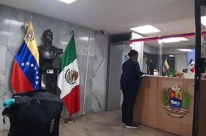 El solicitante de un pasaporte venezolano, que reside en EE.UU., tiene la opción de viajar a México para obtener el documento