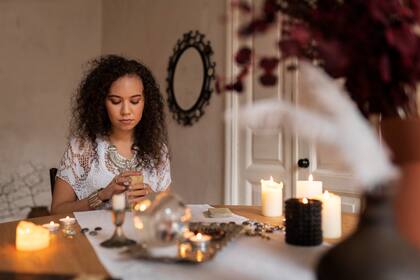 El Solsticio de invierno es un día clave para hacer rituales y lograr renovación y prosperidad en medio de los meses más oscuros y fríos (Freepik)