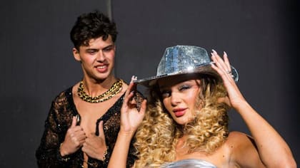 El sombrero vaquero con acabado de bola de disco fue uno de los accesorios recurrentes entre los asistentes de la gira más reciente de Beyoncé