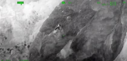 El sorprendente rescate en helicóptero de un hombre aferrado a un acantilado en San Francisco
