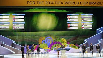 El sorteo del Mundial de Brasil; para 2026 aumentará el cupo de 32 a 48 equipos