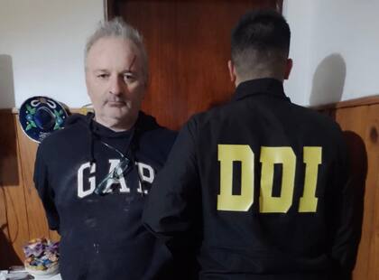 El sospechoso en el momento de ser detenido en la casa de su tía