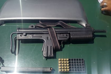 La ametralladora FMK3 es una de las armas que aumentó el nivel de violencia en Rosario y ahora también está en manos de jóvenes sicarios en el conurbano