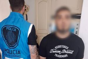 Detuvieron al sospechoso de atacar con un arma blanca a un hombre a la salida del subte