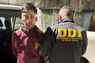 Detuvieron a un joven acusado de hacer el pozo y enterrar a las víctimas