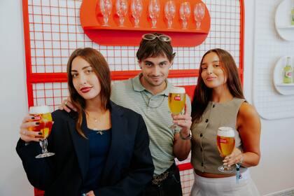 El squad de Stella Artois.