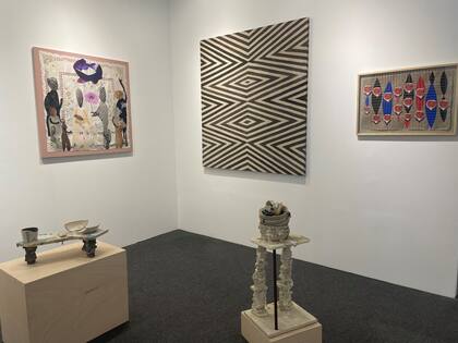 El stand de Crisis, galería elogiada por Pablo León de la Barra y Petitgas