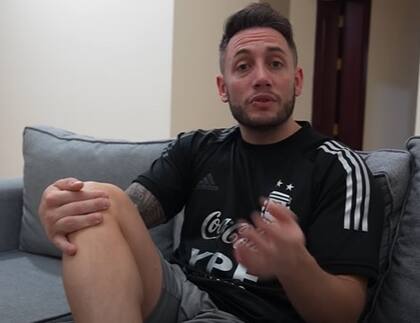 El streamer Momo Benavides en su canal de YouTube anunció que dejará el rol de voz del estadio en los partidos de la Argentina