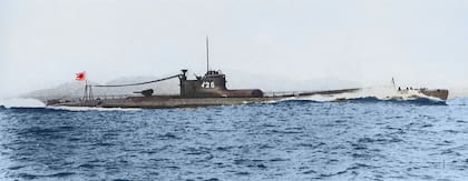 El submarino I-25 funcionaba como portaaviones; tenía 109 metros de eslora (longitud) y 9,3 de manga (ancho)