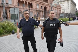 La protesta de un policía frente a la Casa Rosada expuso un reclamo latente