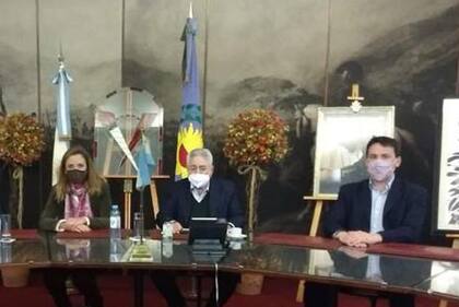 El Subsecretario de Energía Eléctrica, Federico Basualdo, y la Interventora del Ente Nacional Regulador de la Electricidad, Soledad Manin, fueron recibidos en la sede del Sindicato Luz y Fuerza por el Secretario General, Rafael Mancuso, el Secretario Gremial, Oscar Requejo y el Subsecretario General, Néstor Matías.