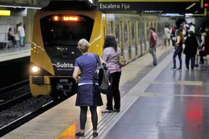 El subte funcionará en horario de domingo/feriado