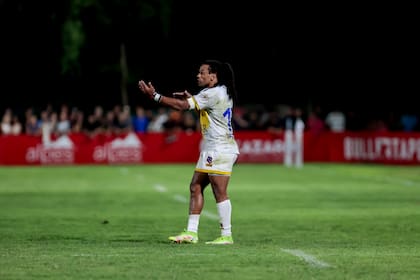 El sudafricano Rosko Specman es la gran figura de Cobras Brasil, que no logra escalar en la tabla