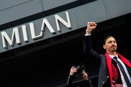 El sueco Ibrahimovic, durante su presentación en Milan