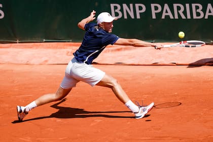 El sueco Leo Borg, hijo de Bjorn Borg, debutó en el cuadro junior de Roland Garros y triunfó. 