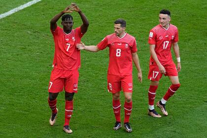 El suizo Breel Embolo celebra el primer gol de Suiza ante Camerún