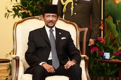 El sultán de Brunei Hassanal Bolkiah en una reunión con el presidente de Singapur, Tony Tan Keng Yam en Istana, el 5 de julio de 2017 en Singapur