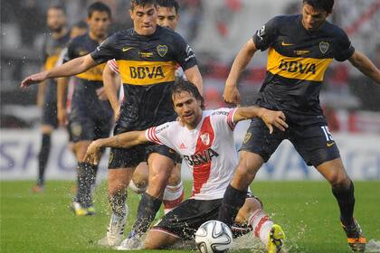 El superclásico que se jugó el 5 de octubre de 2014 con mucha agua en el Monumental
