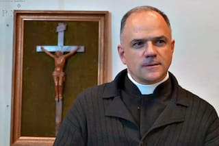 Dos cardenales conservadores llaman a los lefebvristas a recapacitar y no ordenar nuevos obispos