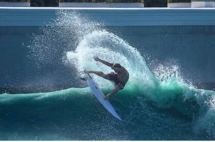 El Surf Resort de BSR Cable Park ofrece piscinas con olas artificiales