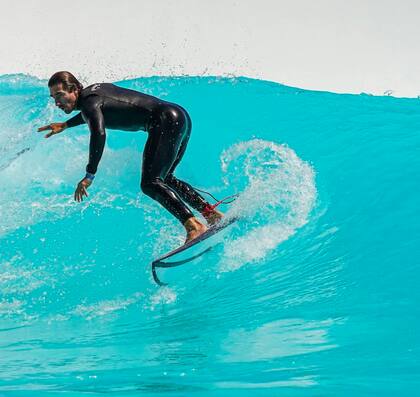 El surf y la pesca siempre fueron pasiones que movilizaron a Pablo Cuevas, una persona inquieta: "De chico estaba todo el día en el club; hacía todos los deportes"