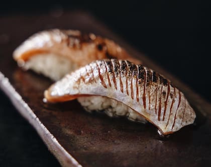 El sushi tradicional recupera terreno en la escena gastronómica local