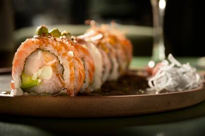 El sushi tradicional recupera terreno en la escena gastronómica local