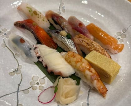 El sushi tradicional recupera terreno en la escena gastronómica local